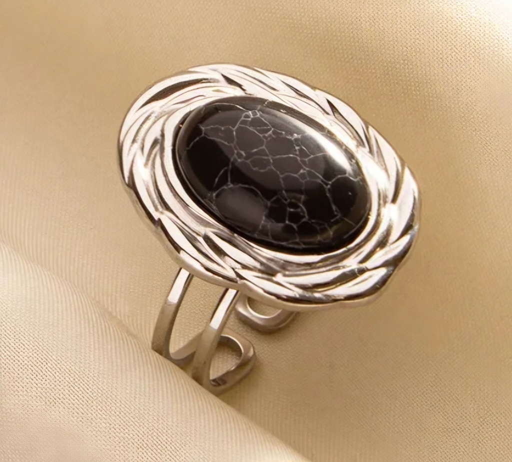 Bague " pierre noire ovale"